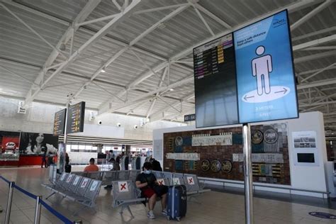 departures from Larnaca airport today